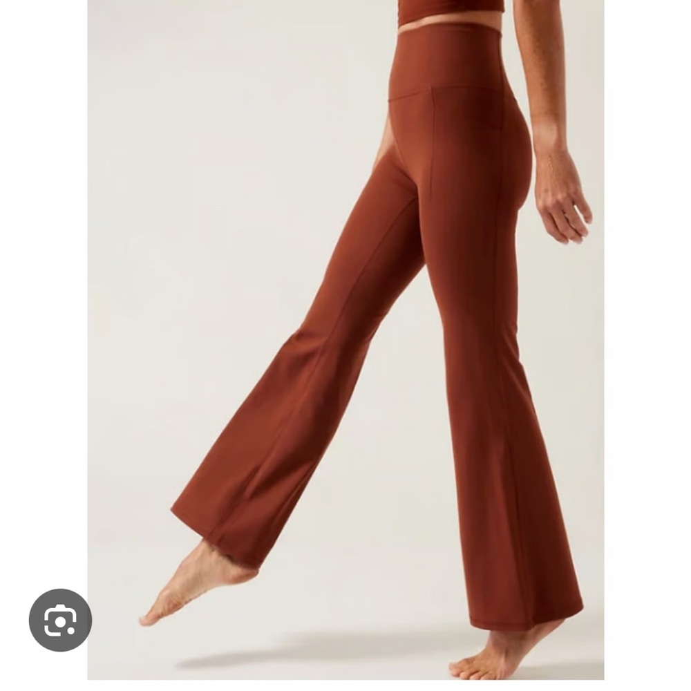Athleta Salutation Stash Flare
